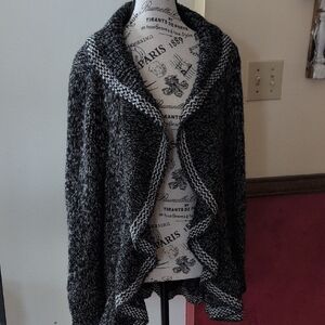 Women's Black and White Sweater